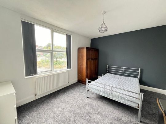 1 bedroom in a house share to rent - Photo 1