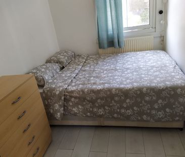 Room in a Shared Flat, Devons Road, E3 - Photo 1
