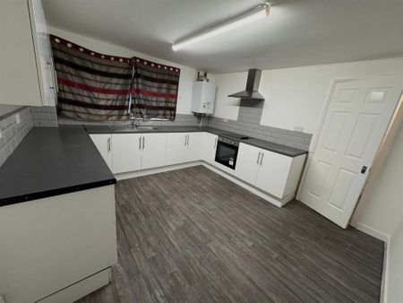3 bedroom terraced house to rent - Photo 4