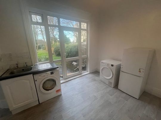 Studio Flat, Florence Road, B73 - Photo 1