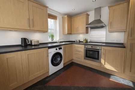 2 bedroom flat to rent - Photo 2