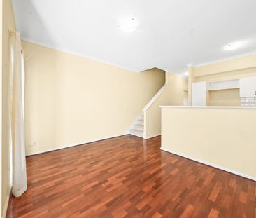 Elegant French Provincial Townhouse in the Heart of Northbridge - Photo 3
