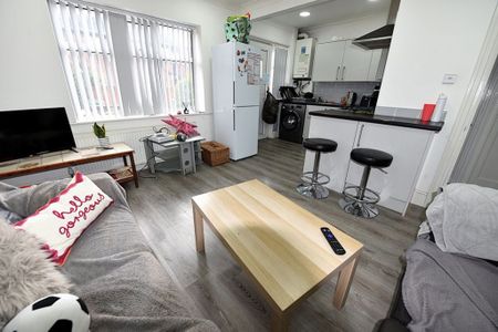 3 bedroom House in Mayville Terrace, Leeds - Photo 3