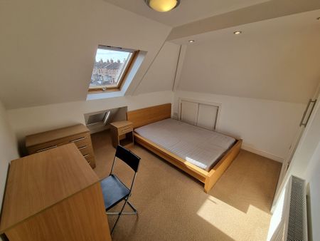 6 Bed Student Accommodation - Photo 5