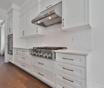 For Lease - 1327 Wheat Boom Drive, Oakville, Ontario - Photo 2