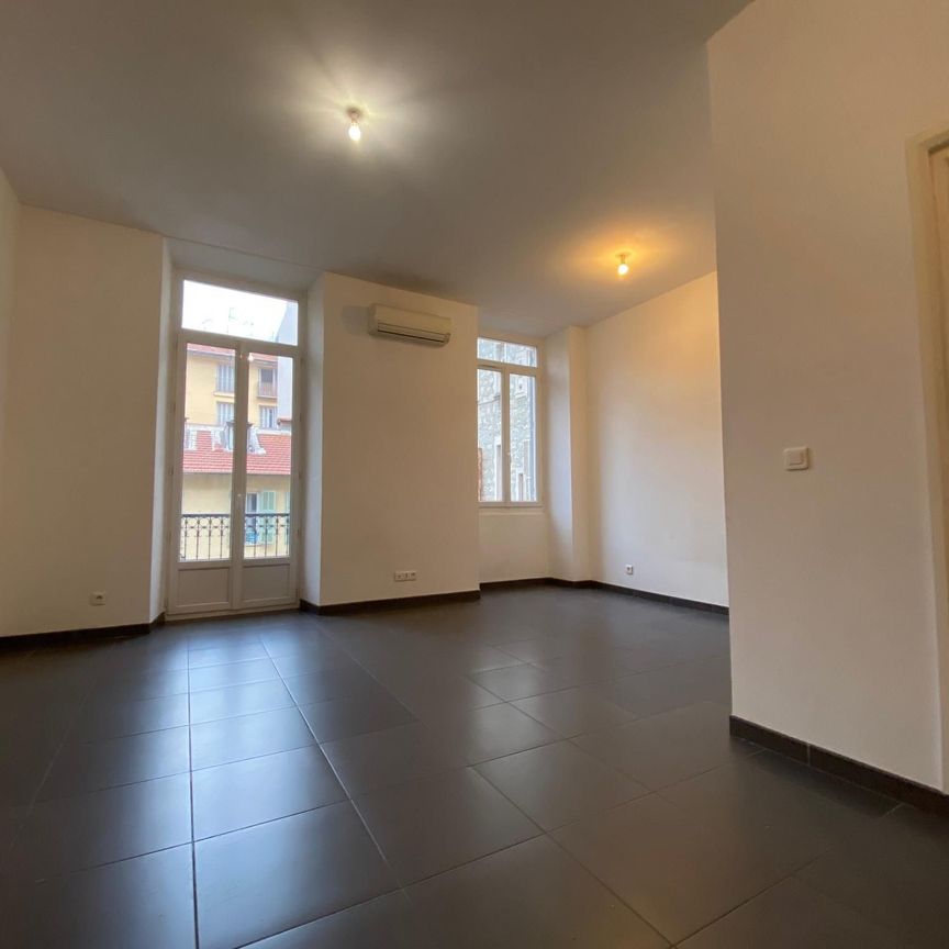 Location Appartement 1 pièce 28m² NICE 06000 - Photo 1