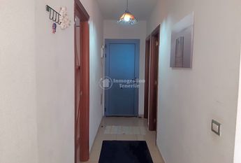 **Se alquila en Costa del Silencio apartamento de 2 dormitorios.