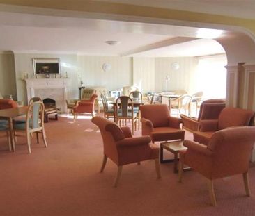 1 bedroom retirement property to rent - Photo 3