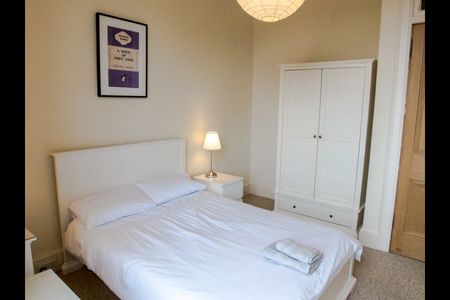 5 Bed Flat, Thirlestane Road, EH9 - Photo 4