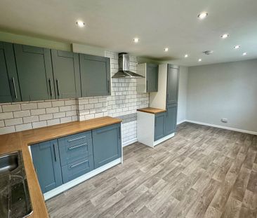 Elizabeth Road - Photo 2