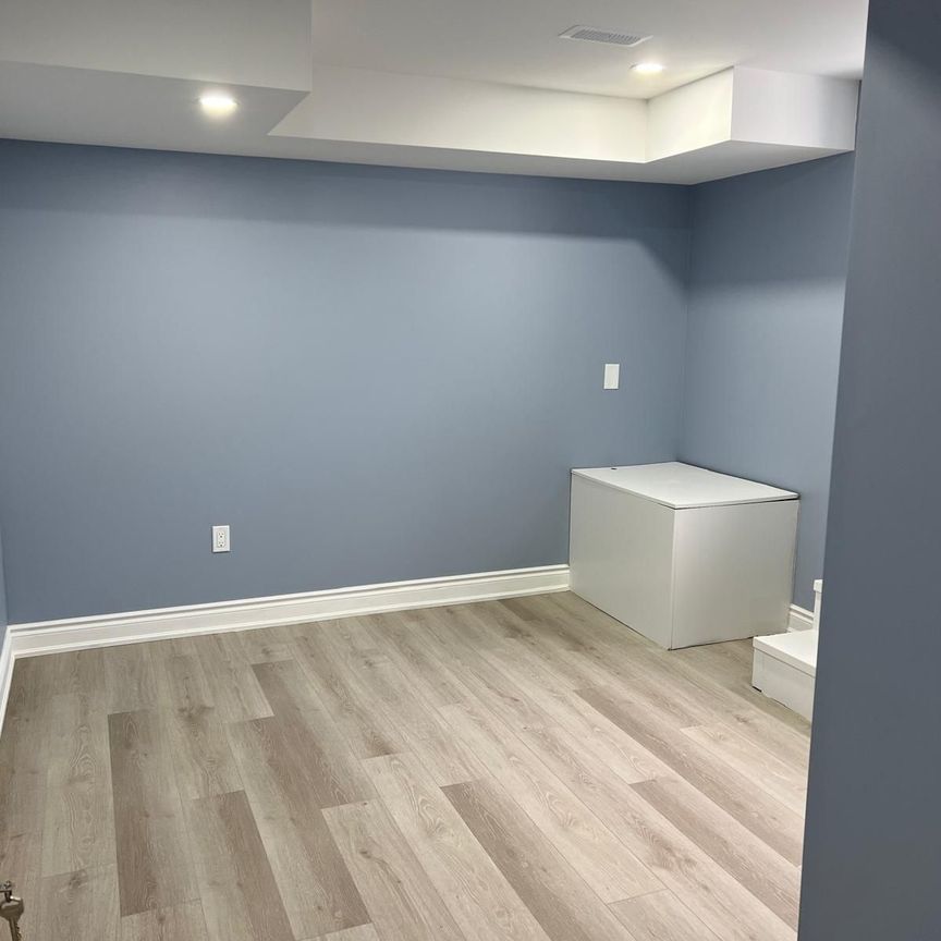 For Lease - 1518 Mendelson Heights Unit# Basement, Milton, Ontario - Photo 1