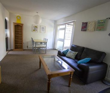 3 bedroom semi-detached house to rent - Photo 3