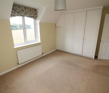 4 bedroom detached house to rent - Photo 6