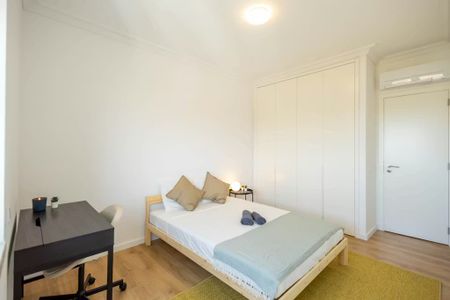 Rua Sarmento de Beires, Lisbon, Lisbon 1900-271 - Photo 4