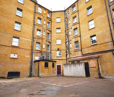 1 bedroom in a flat share to rent - Photo 6