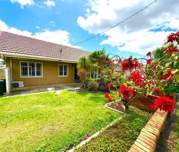 Great Size 3 Bedrooms Family House with Perfect Location - Photo 2