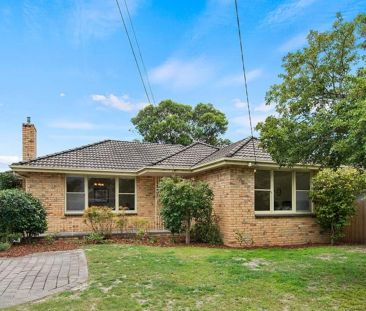 3 BEDROOMS PLUS A BUNGALOW | FAMILY WARMTH AND COMFORT! - Photo 4