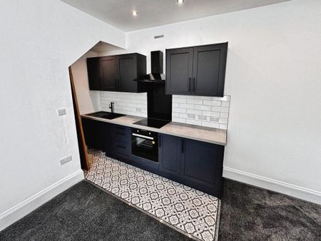 3 bedroom terraced house to rent - Photo 2