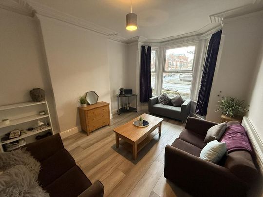 5 bedroom flat to rent - Photo 1
