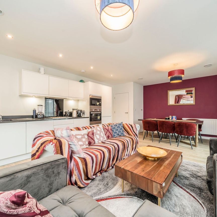 Bowen Drive, Charlton, SE7, London - Photo 1