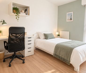 Chambre meublé 10,69 m2 à louer au dernier étage à Évry Courcouronnes - Photo 2
