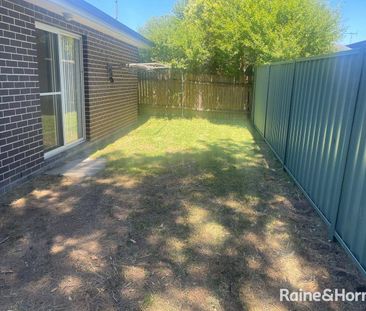 Recently Renovated Two Bedroom Granny Flat - Photo 2