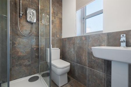 4 bedroom detached house to rent - Photo 5