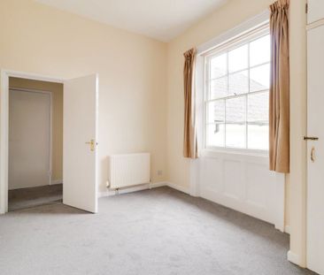 A 1 Bedroom Flat in The Park GL53 0JX - Photo 2