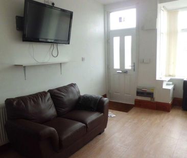 6 bedroom house to rent - Photo 1