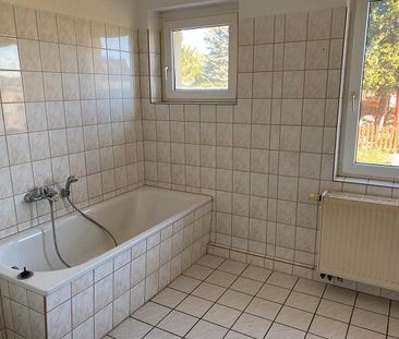 2-Raum-Wohnung im Erdgeschoss mit großer Küche - Photo 1