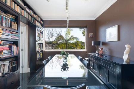 LUXURIOUS 3 BEDROOM, 2 BATHROOM ART DECO APARTMENT IN THE HEART OF DOUBLE BAY - Photo 3