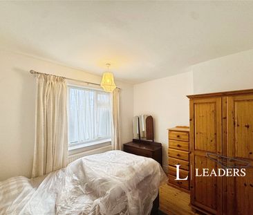 3 bedroom house to rent Davenport Avenue, Crewe, Cheshire, CW2 - Photo 2