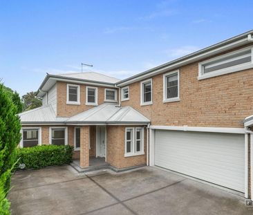 Large Family Home in Richmond - Photo 1