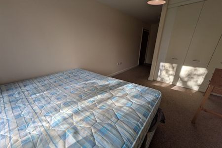 Greenslade House, Beeston, NG9 1GB - Photo 4