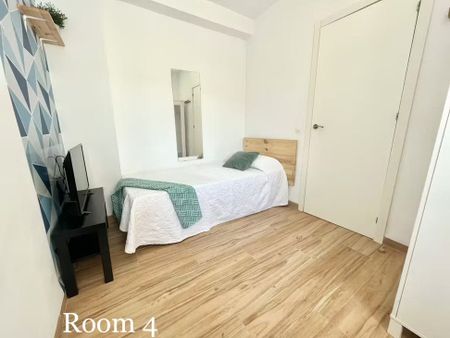 Barriada La Palmilla, Sevilla, Andalusia 41009 - Photo 2