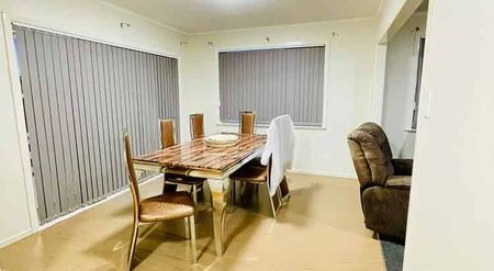 4 Bedroom Home next to RESERVE in PAPAKURA! - Photo 3