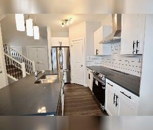 3 Bed 2.5 Bath Dbl Garage For Rent SW Orchards Edmonton - Photo 1