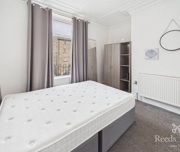 3 bedroom end of terrace house to rent - Photo 3