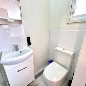 Modern Living in the Iconic 'Astoria' Building - Photo 2