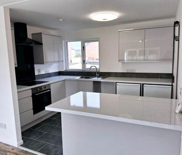 97 Hawthorn Way, Ballyclare, BT39 9EN - Photo 2