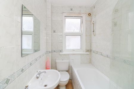 4 bedroom terraced house to rent - Photo 2