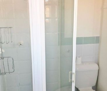 Studio Apartment - Perfect for Single or Couple! - Photo 1