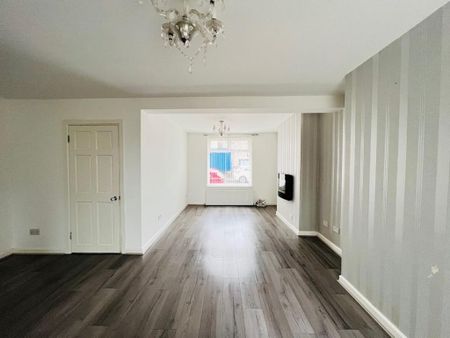 2 bedroom terraced house to rent - Photo 2