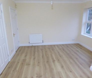 2 bedroom penthouse to rent - Photo 2