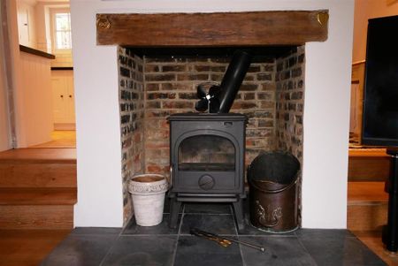 2 bedroom terraced house to rent - Photo 2