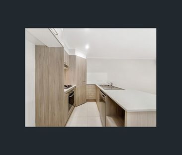 3 Bedroom Duplex - Quiet & Low Maintenance - Photo 4