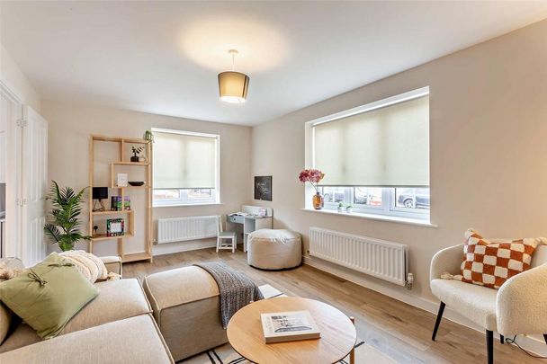 3 bedroom semi-detached house to rent - Photo 1