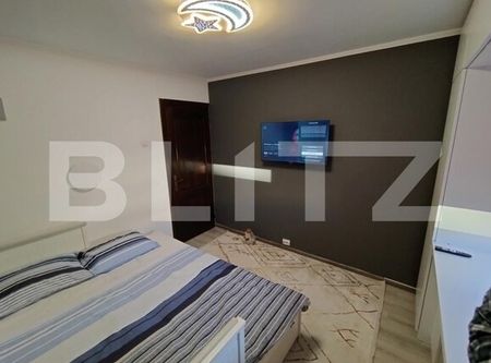 Apartament 3 camere, decomandat, Posta 1 Mai, etaj 3/4 - Photo 2