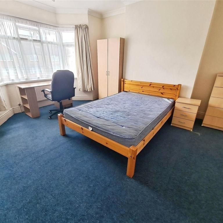 5 bedroom semi-detached house to rent - Photo 1