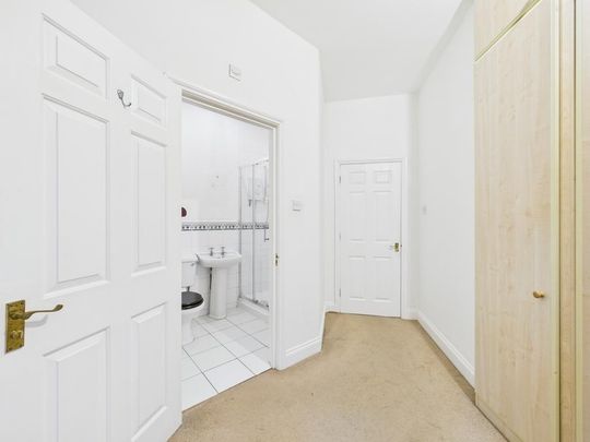 2 bedroom penthouse to rent - Photo 1